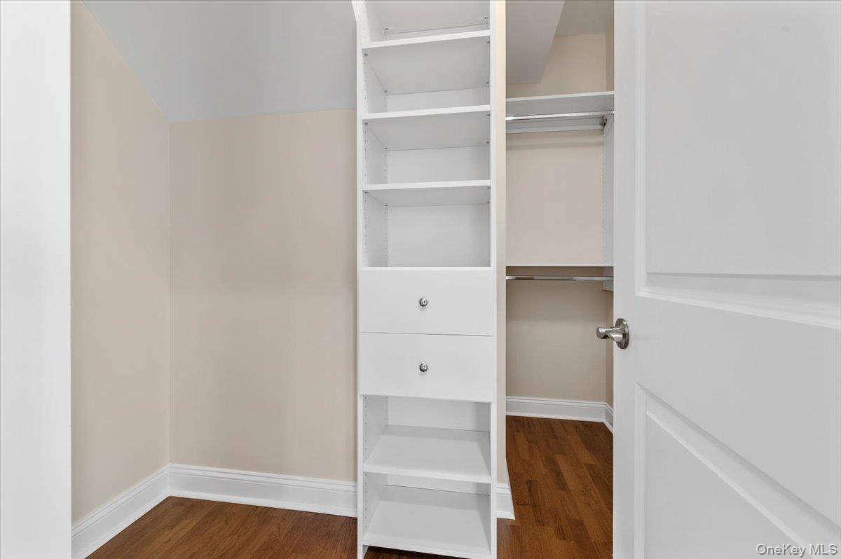 21 Steven Circle # 21, Dix Hills, NY 11746