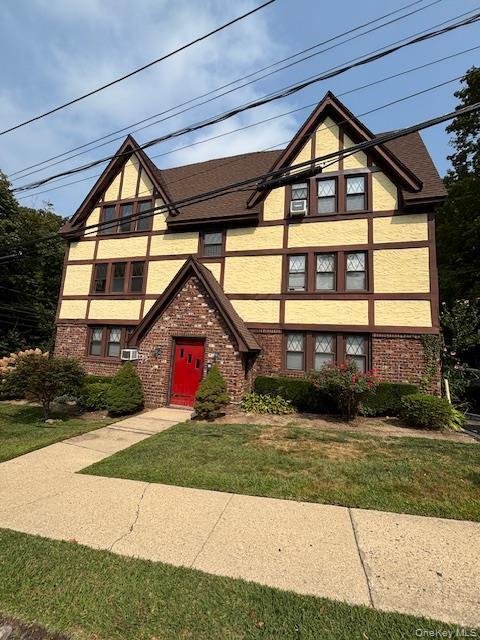 44 Oakwood Road # 2W, Huntington, NY 11743