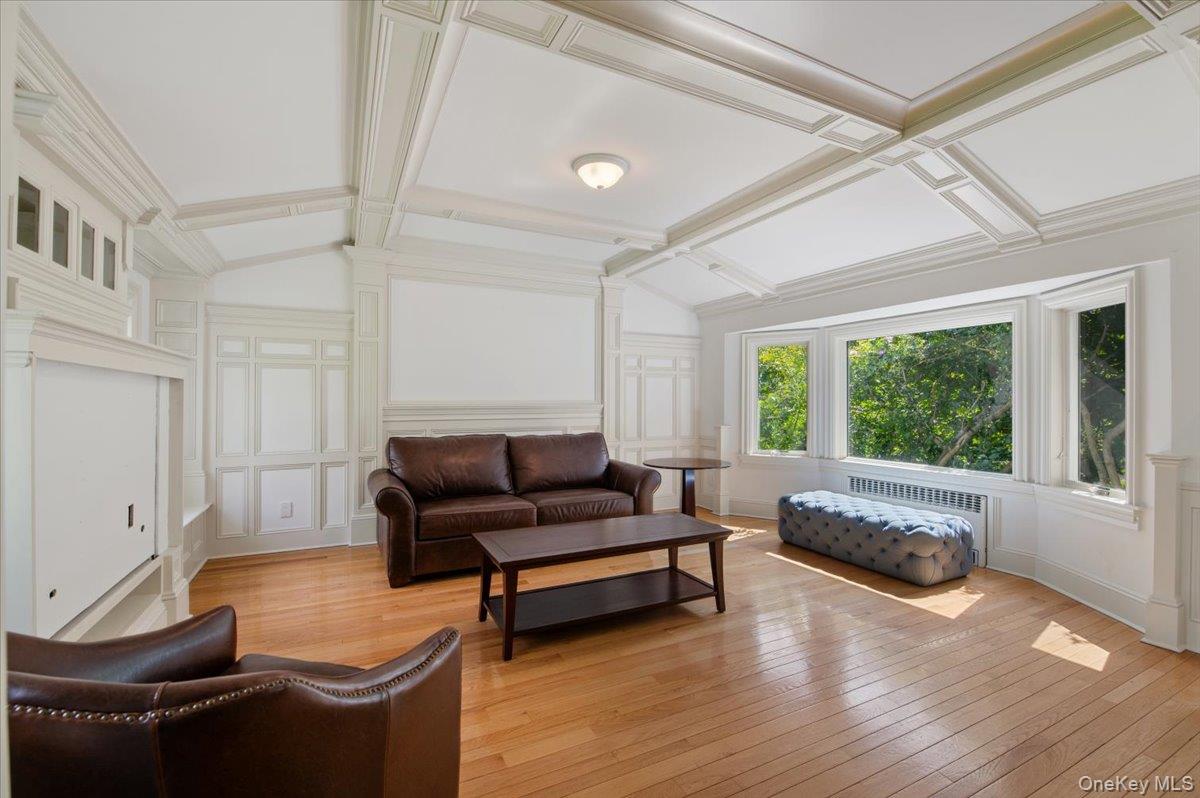 835 Channel Road, Woodsburgh, NY 11598