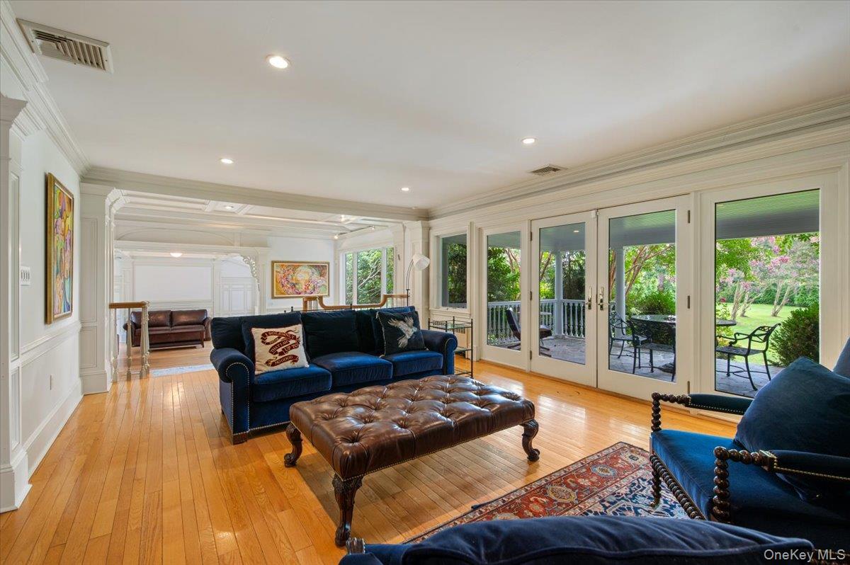 835 Channel Road, Woodsburgh, NY 11598