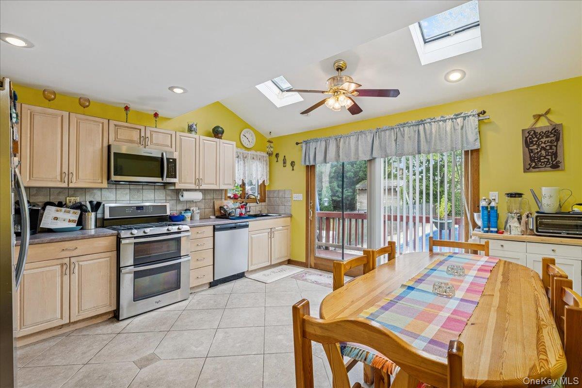 27 Mell Drive, North Babylon, NY 11703