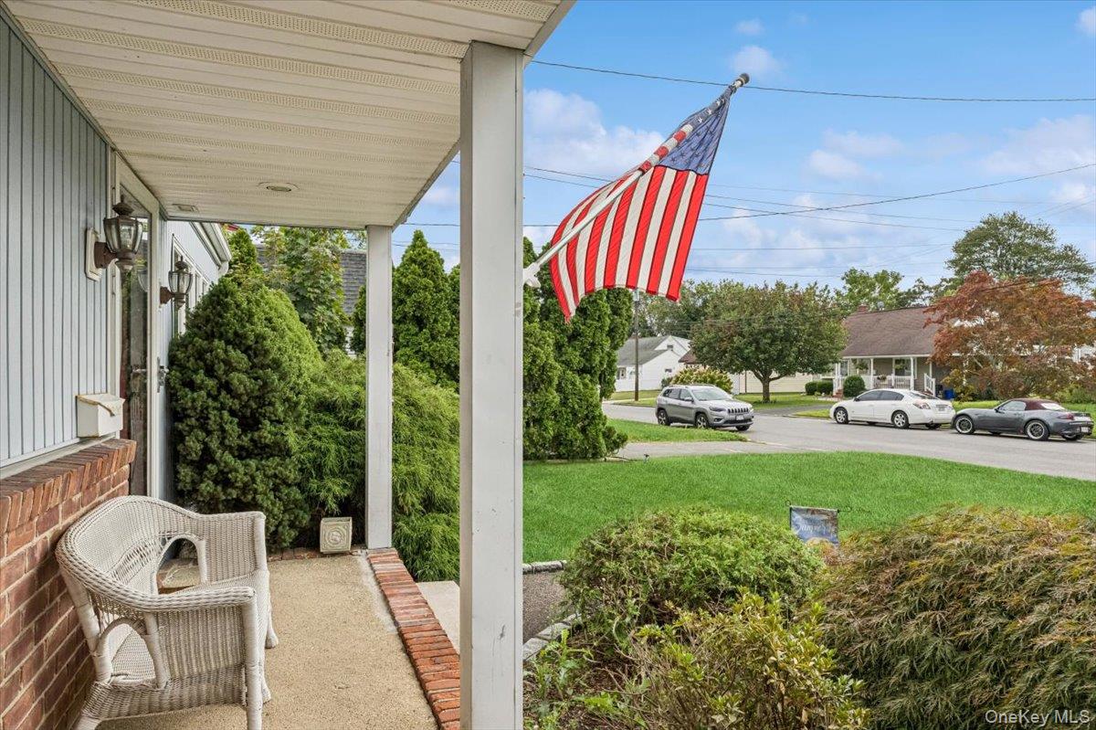 27 Mell Drive, North Babylon, NY 11703