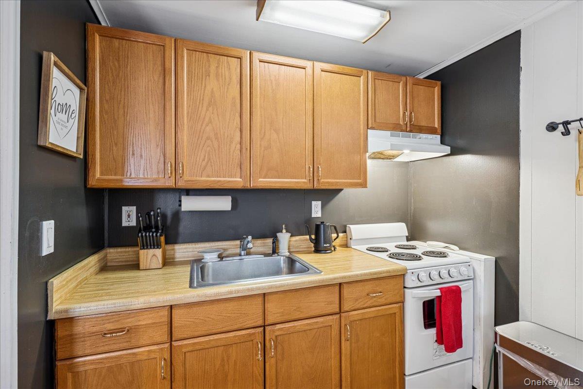 27 Mell Drive, North Babylon, NY 11703