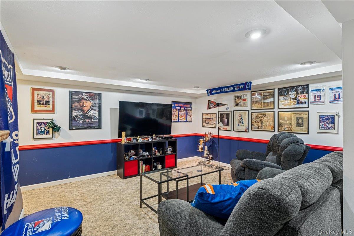 27 Mell Drive, North Babylon, NY 11703