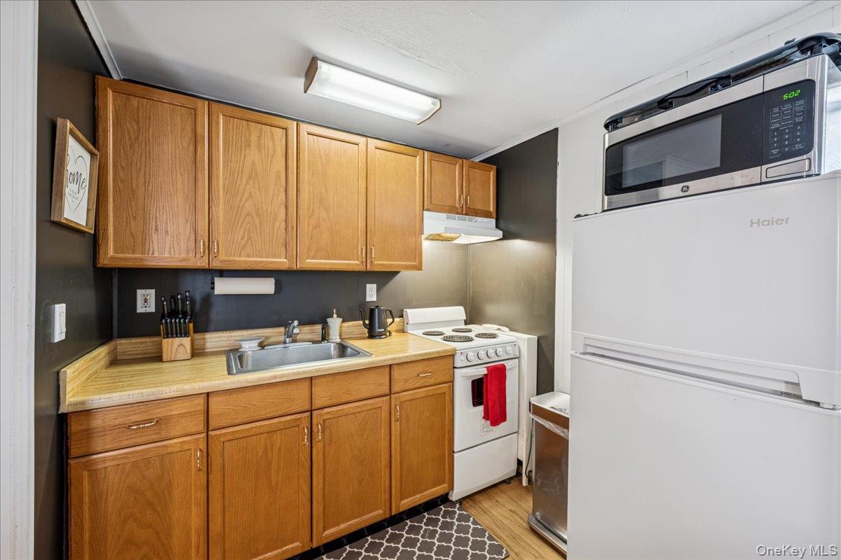 27 Mell Drive, North Babylon, NY 11703