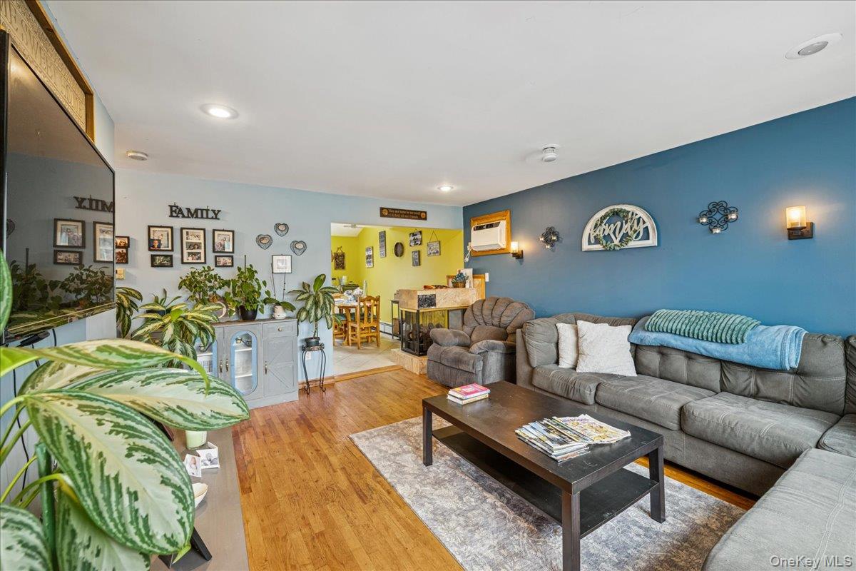 27 Mell Drive, North Babylon, NY 11703