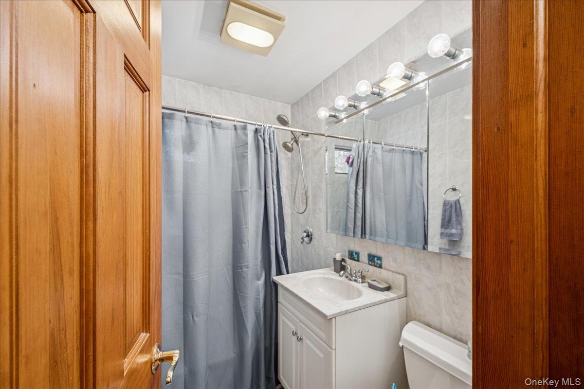 27 Mell Drive, North Babylon, NY 11703