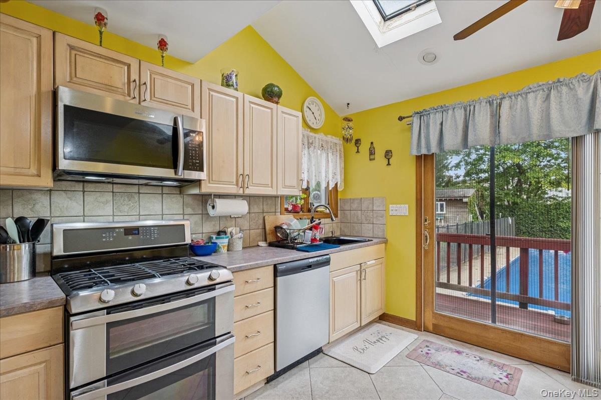 27 Mell Drive, North Babylon, NY 11703