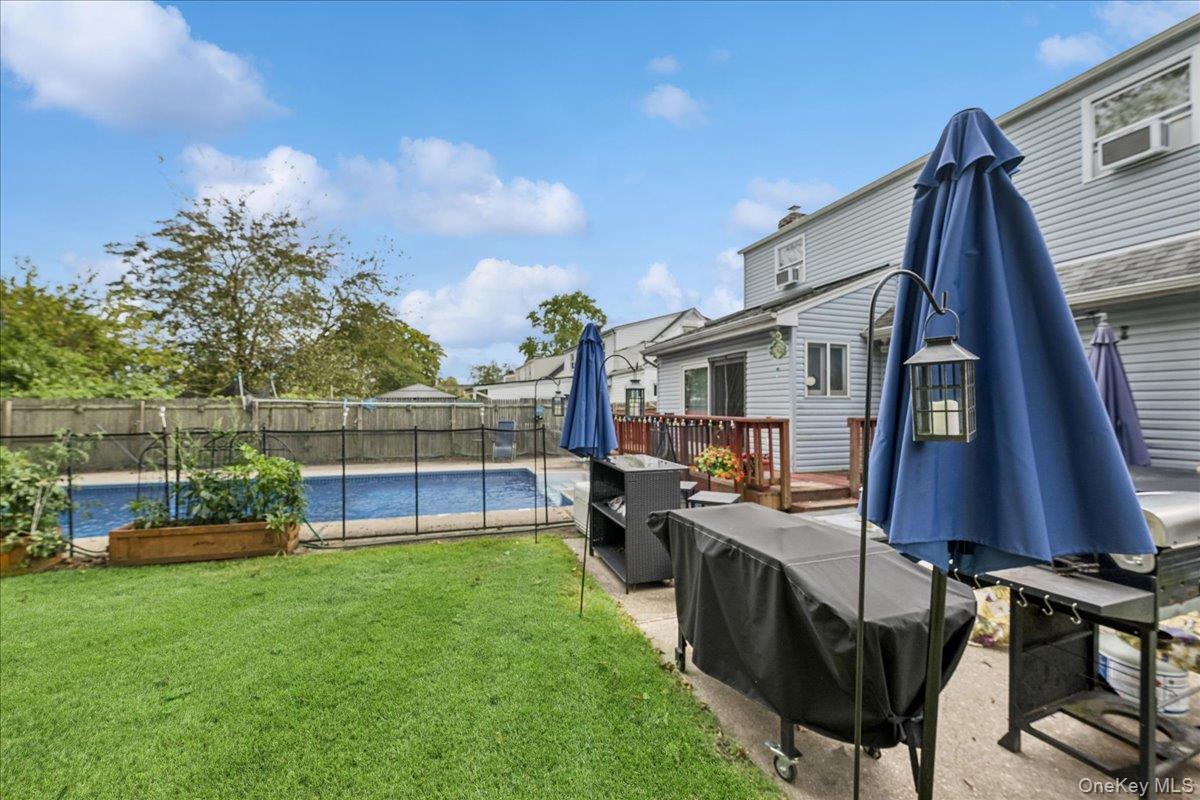 27 Mell Drive, North Babylon, NY 11703