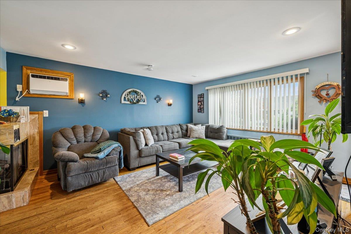 27 Mell Drive, North Babylon, NY 11703