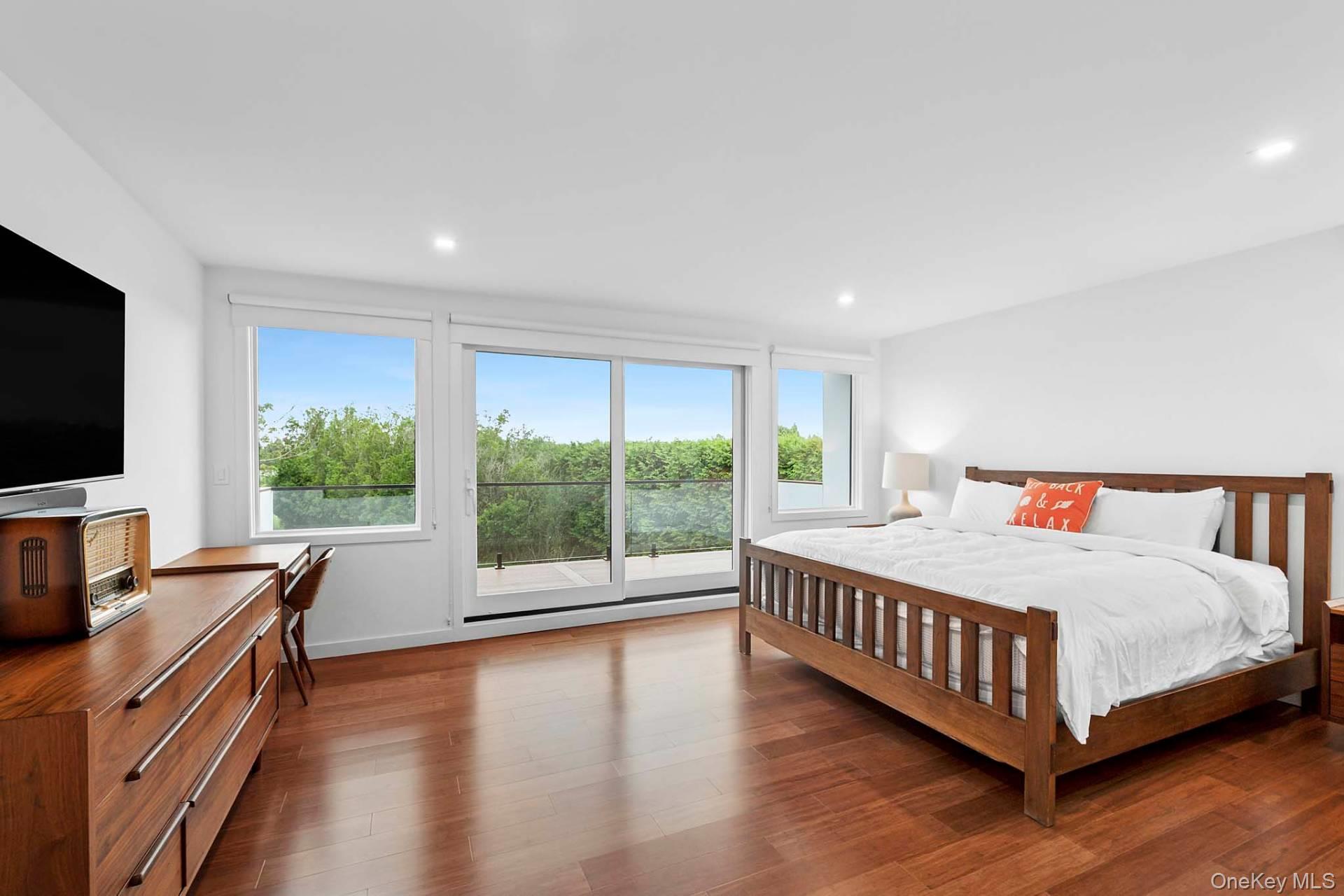 83 Pauls Lane, Water Mill, NY 11976