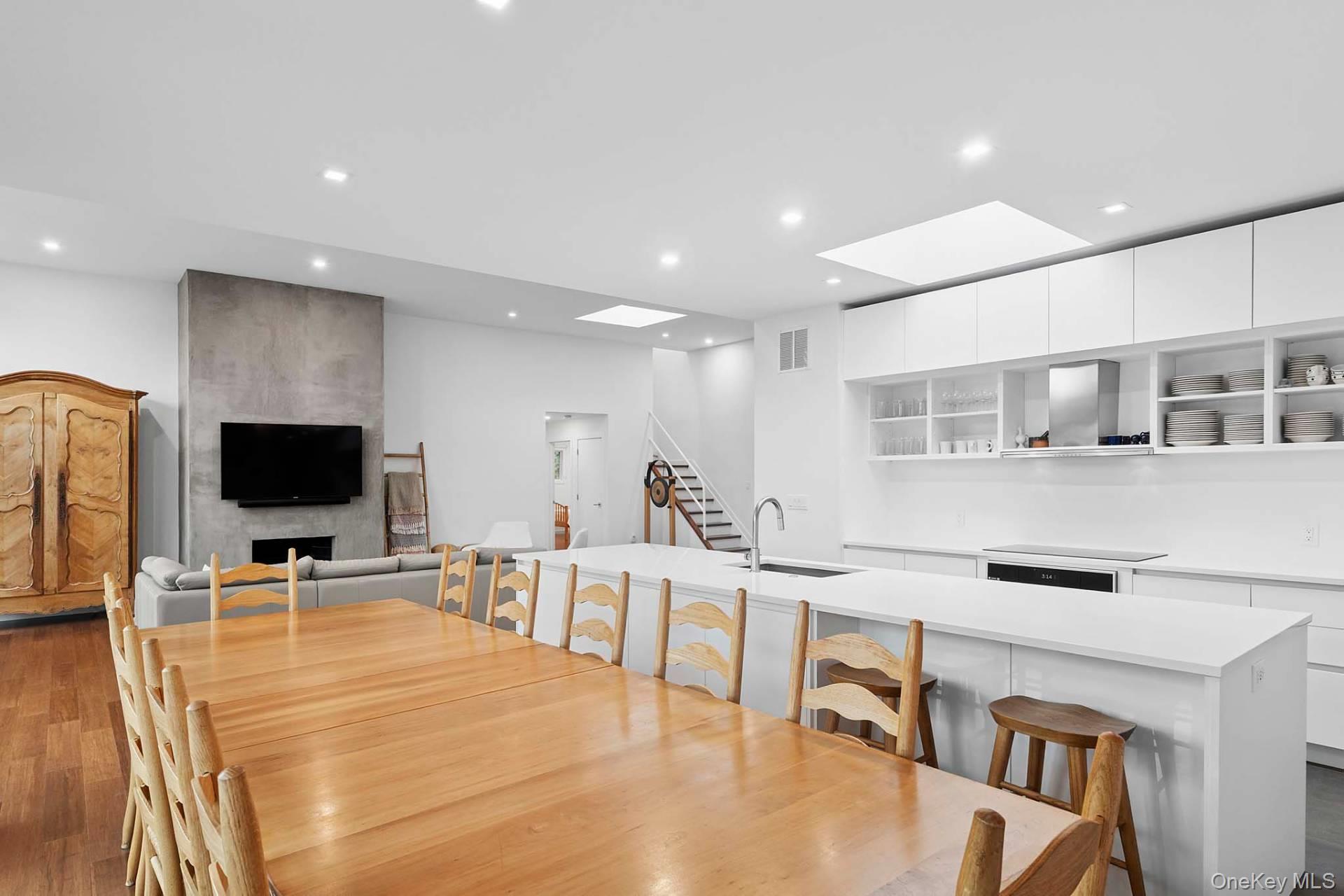 83 Pauls Lane, Water Mill, NY 11976