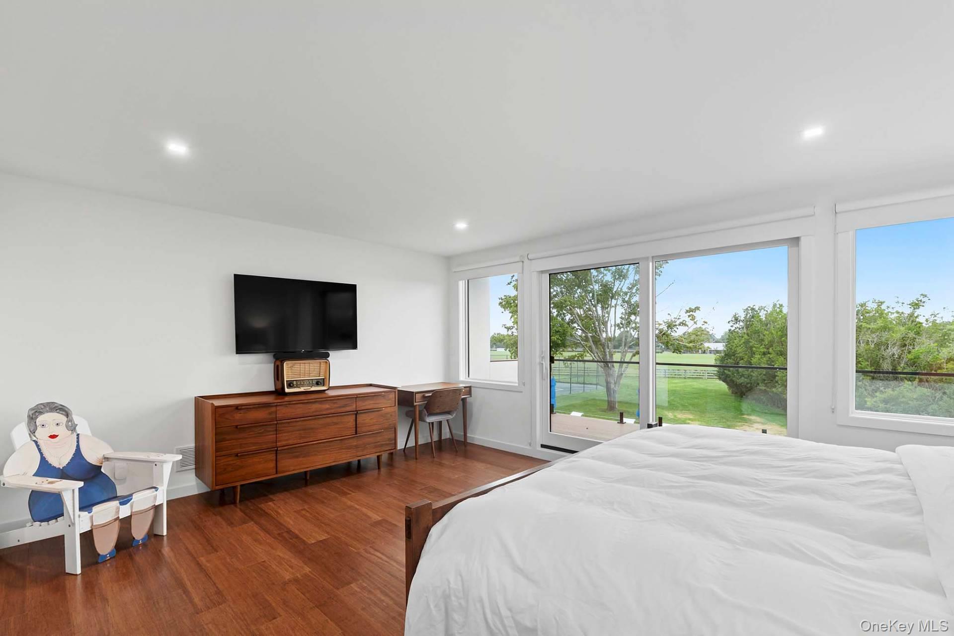 83 Pauls Lane, Water Mill, NY 11976