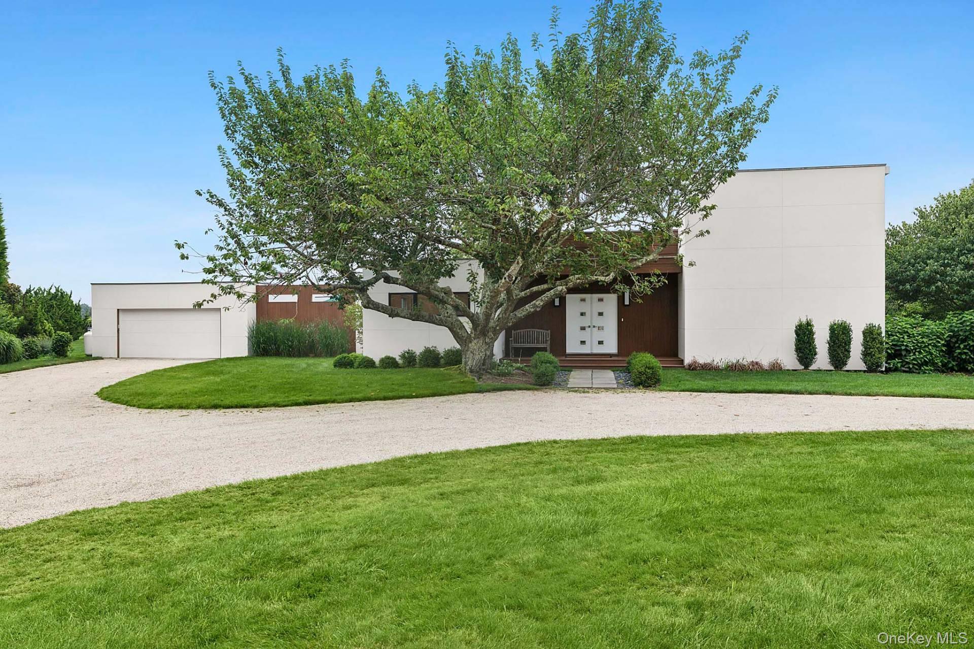 83 Pauls Lane, Water Mill, NY 11976