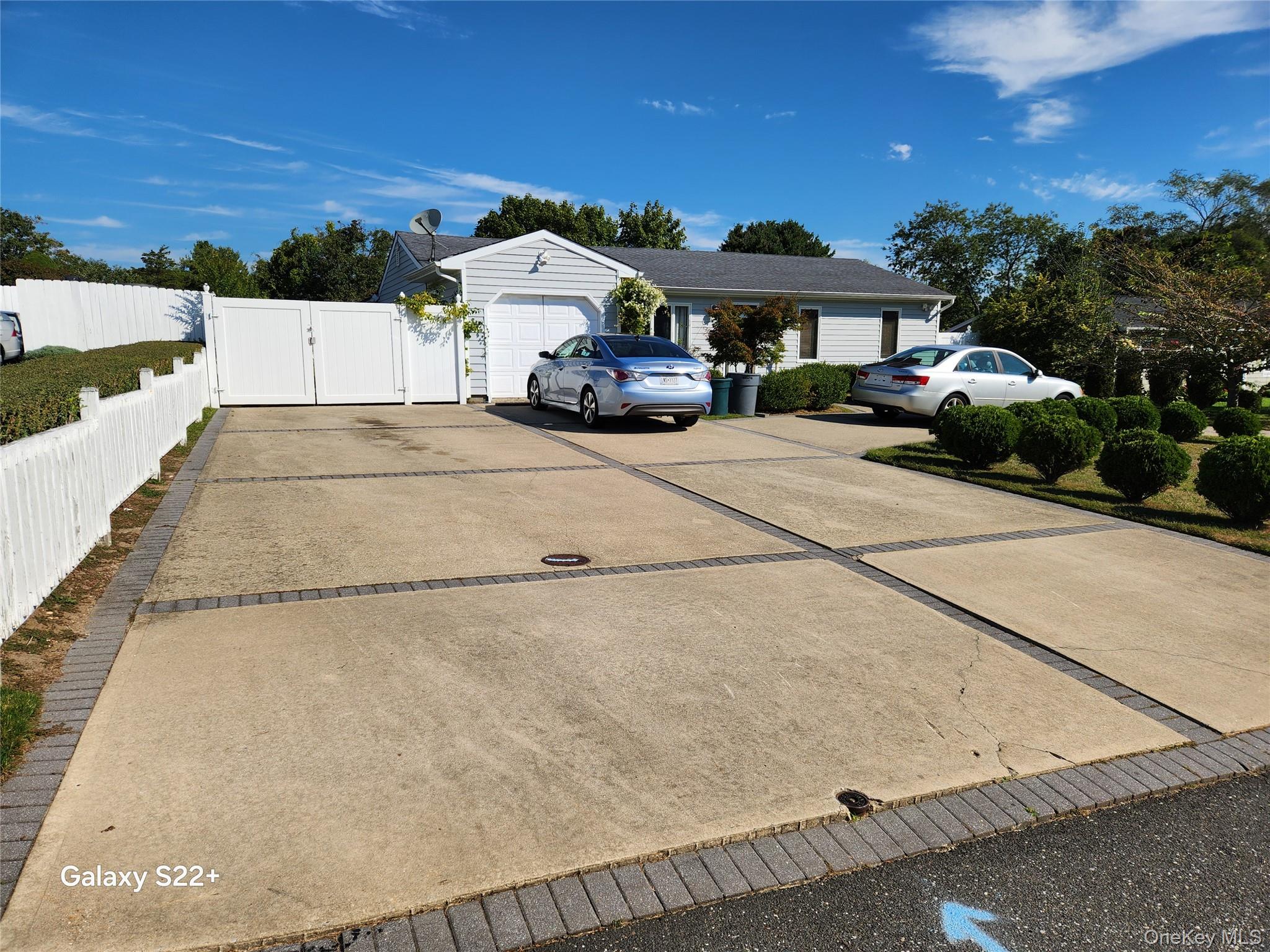 53 Drake Avenue, Bellport, NY 11713