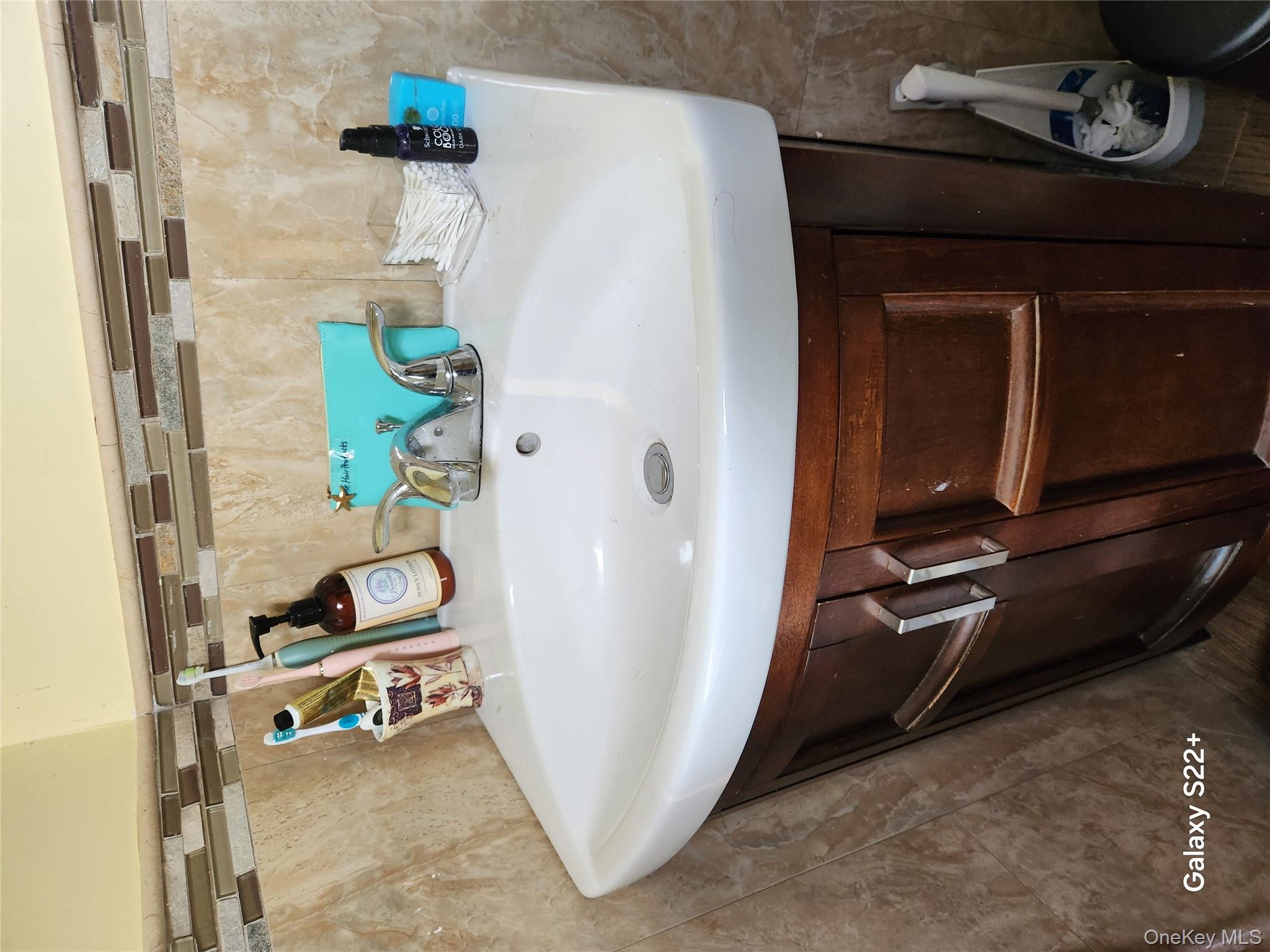 53 Drake Avenue, Bellport, NY 11713