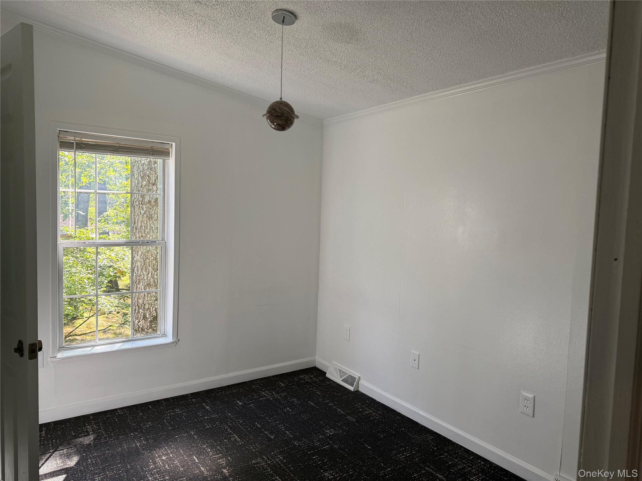 35 Oneida Trail, Glen Spey, NY 12737