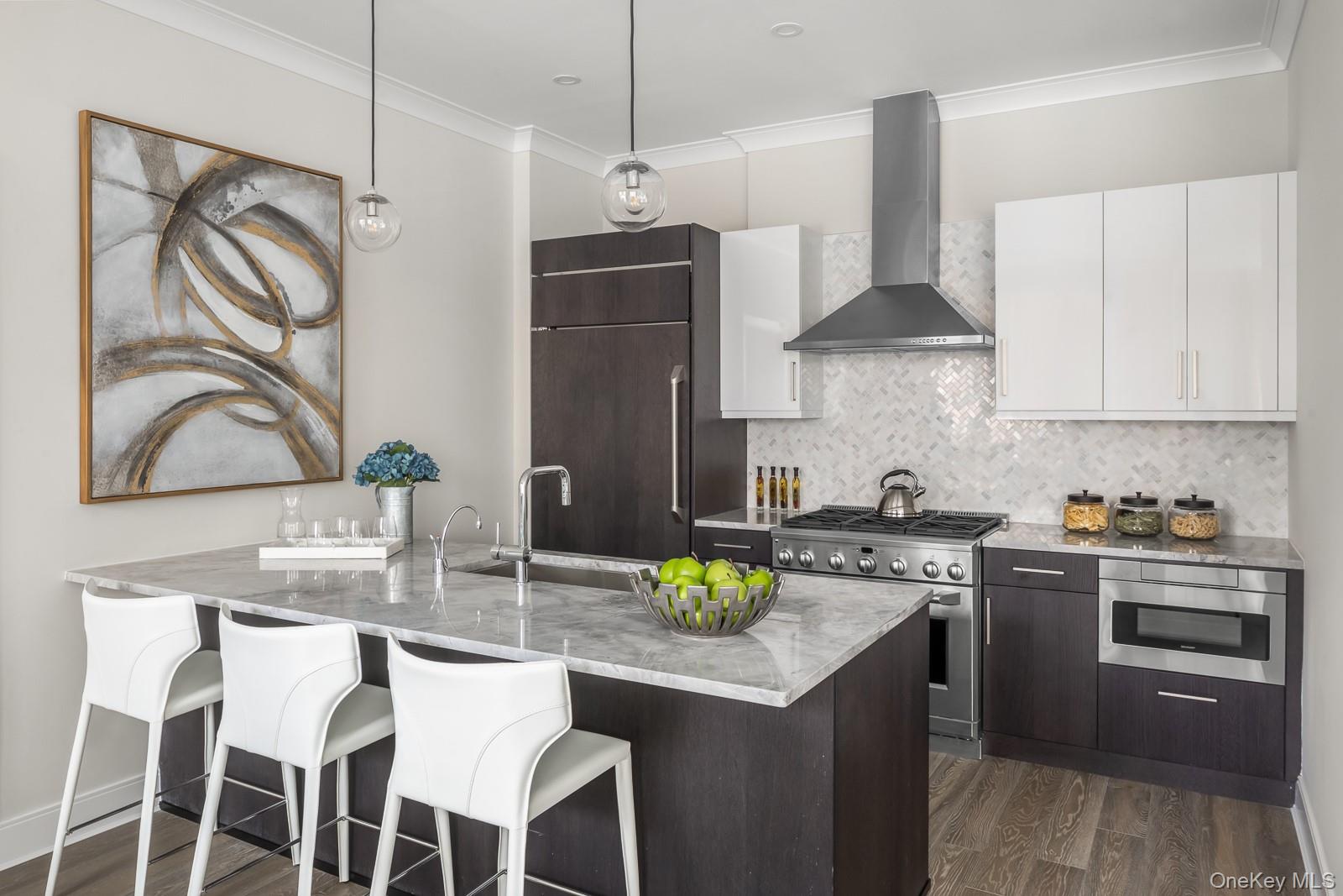 100 Garvies Point Road # 1102, Glen Cove, NY 11542