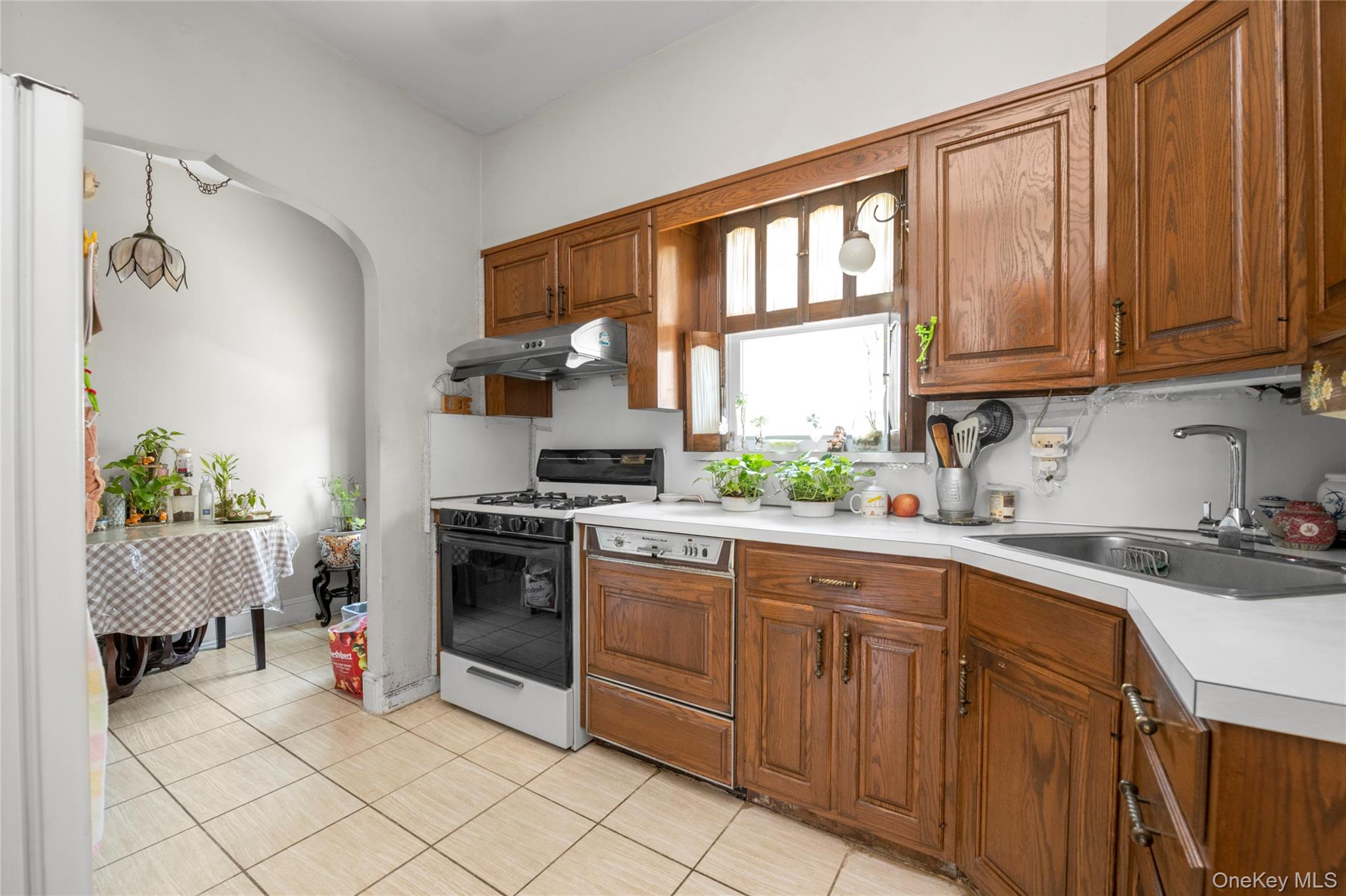 148-11 Kalmia Avenue, Flushing, NY 11355