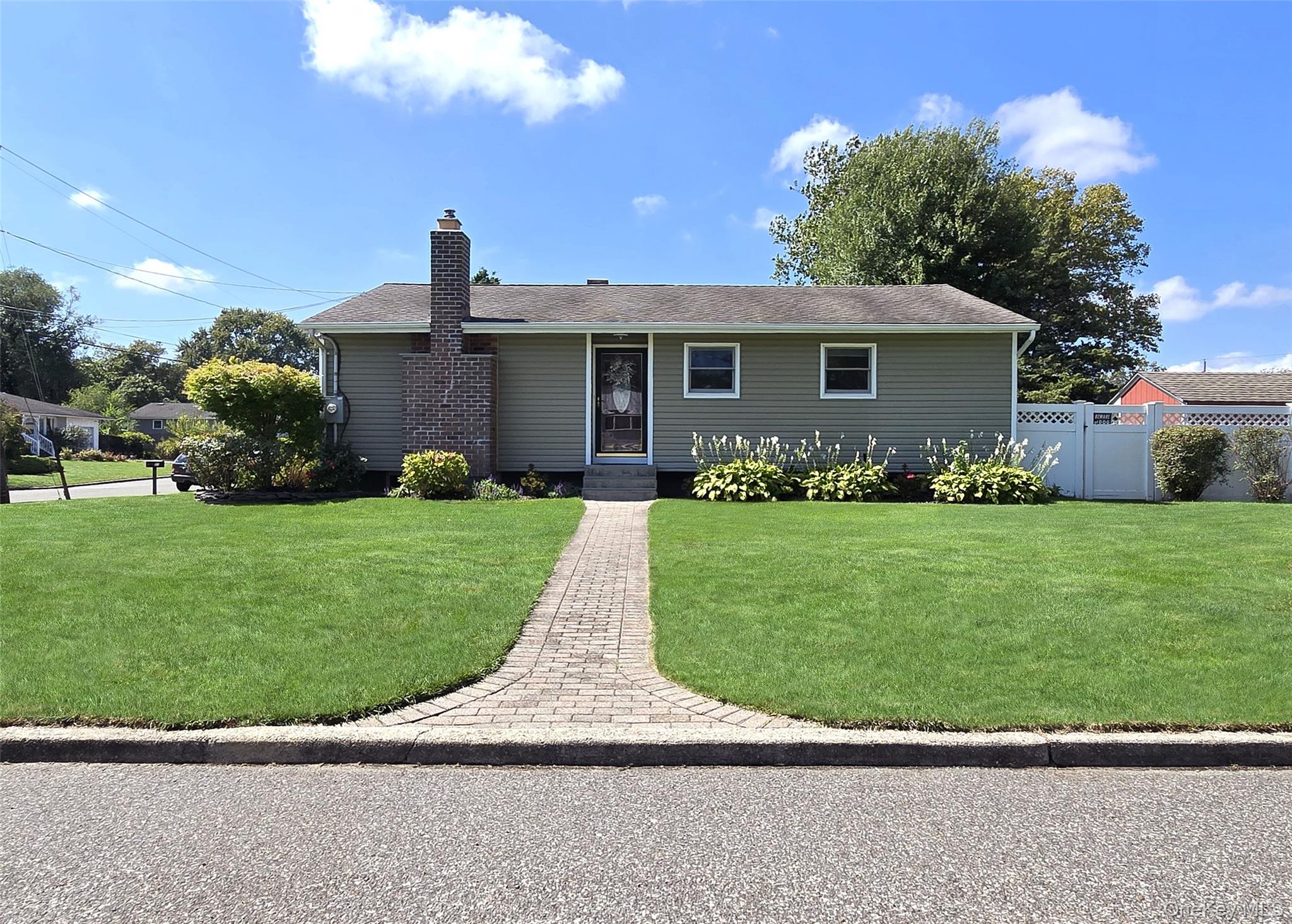 21 Jackson Avenue, Centereach, NY 11720