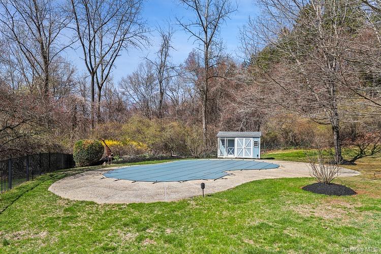 25 Round Hill Road, Armonk, NY 10504