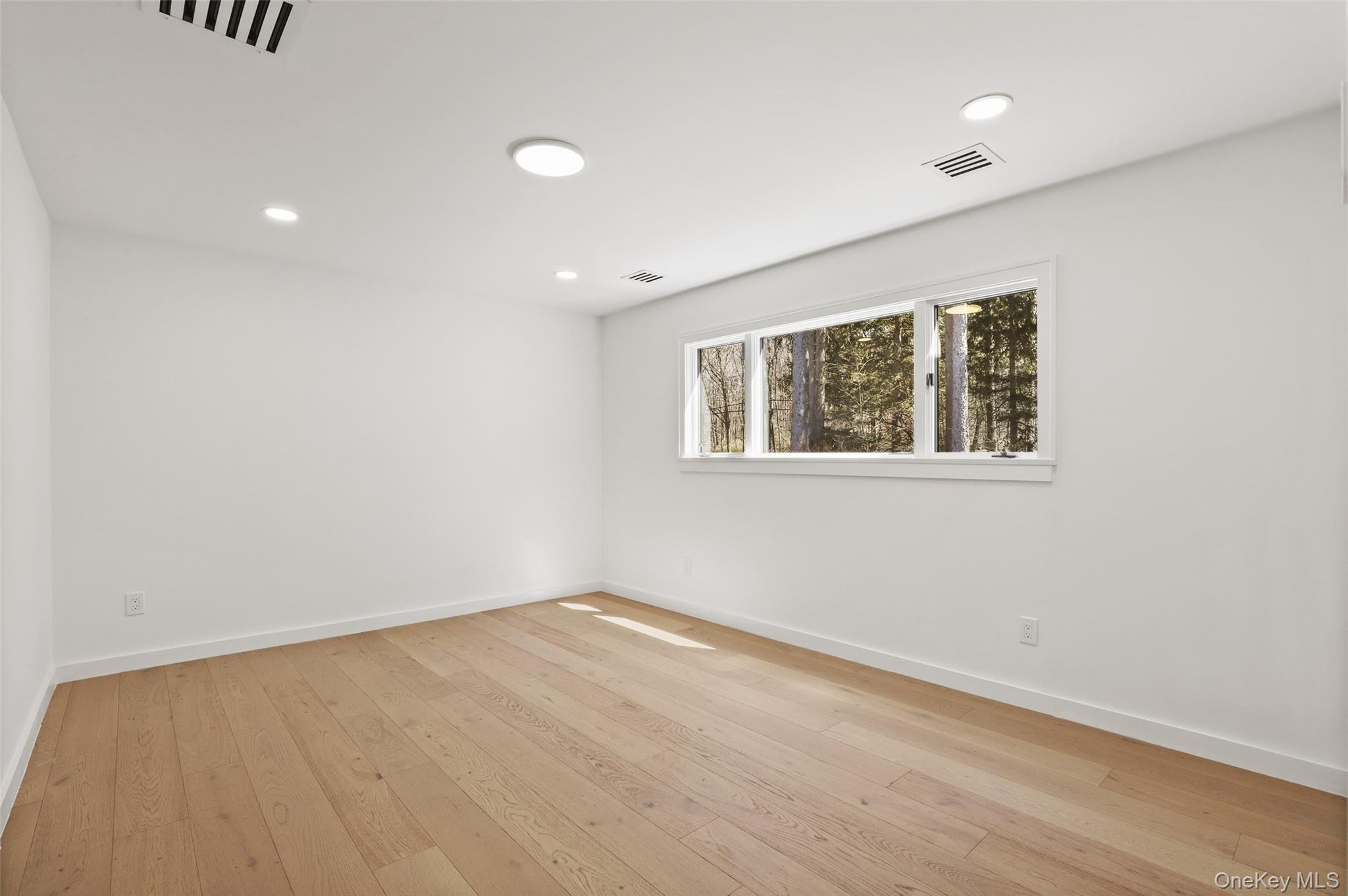 25 Round Hill Road, Armonk, NY 10504