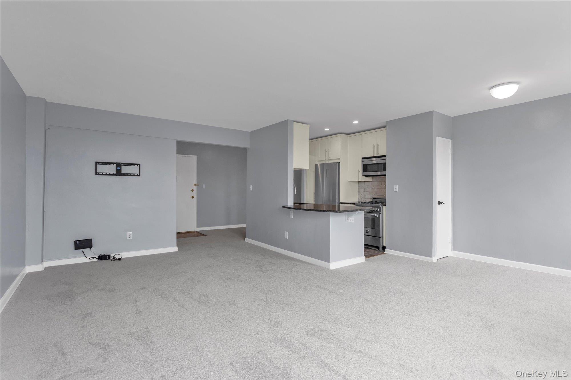 504 Merrick Road # 4J, Lynbrook, NY 11563