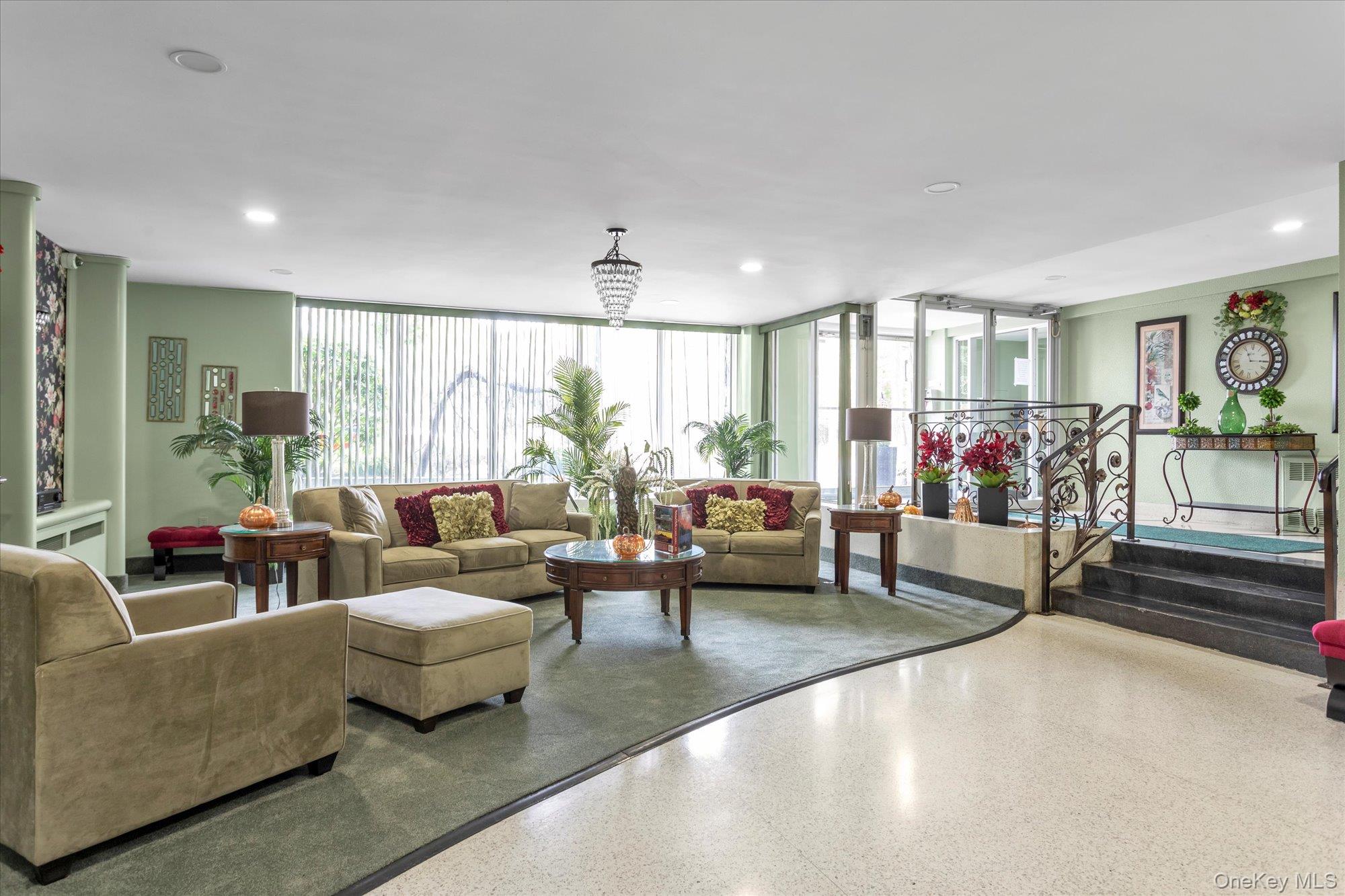 504 Merrick Road # 4J, Lynbrook, NY 11563