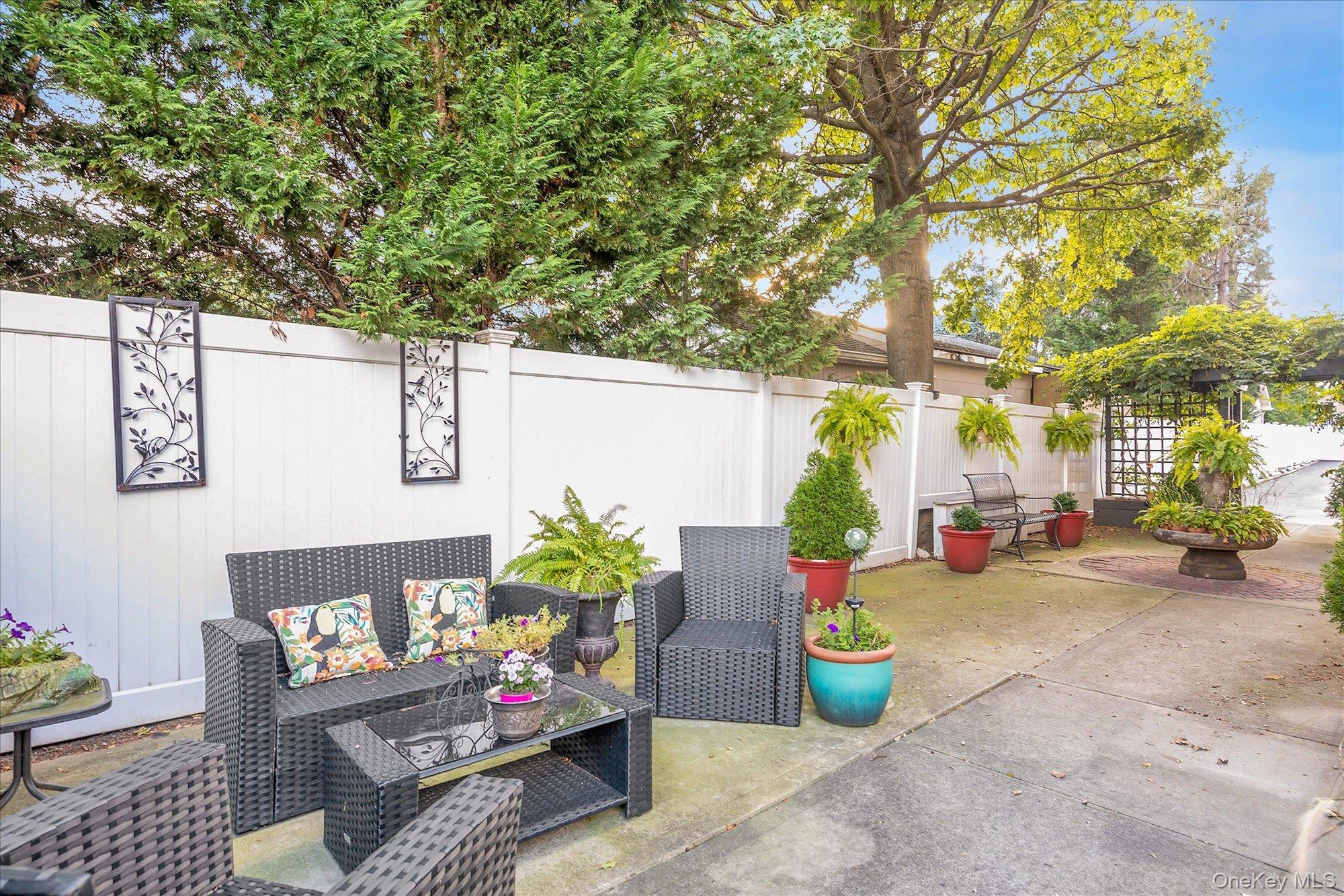 504 Merrick Road # 4J, Lynbrook, NY 11563