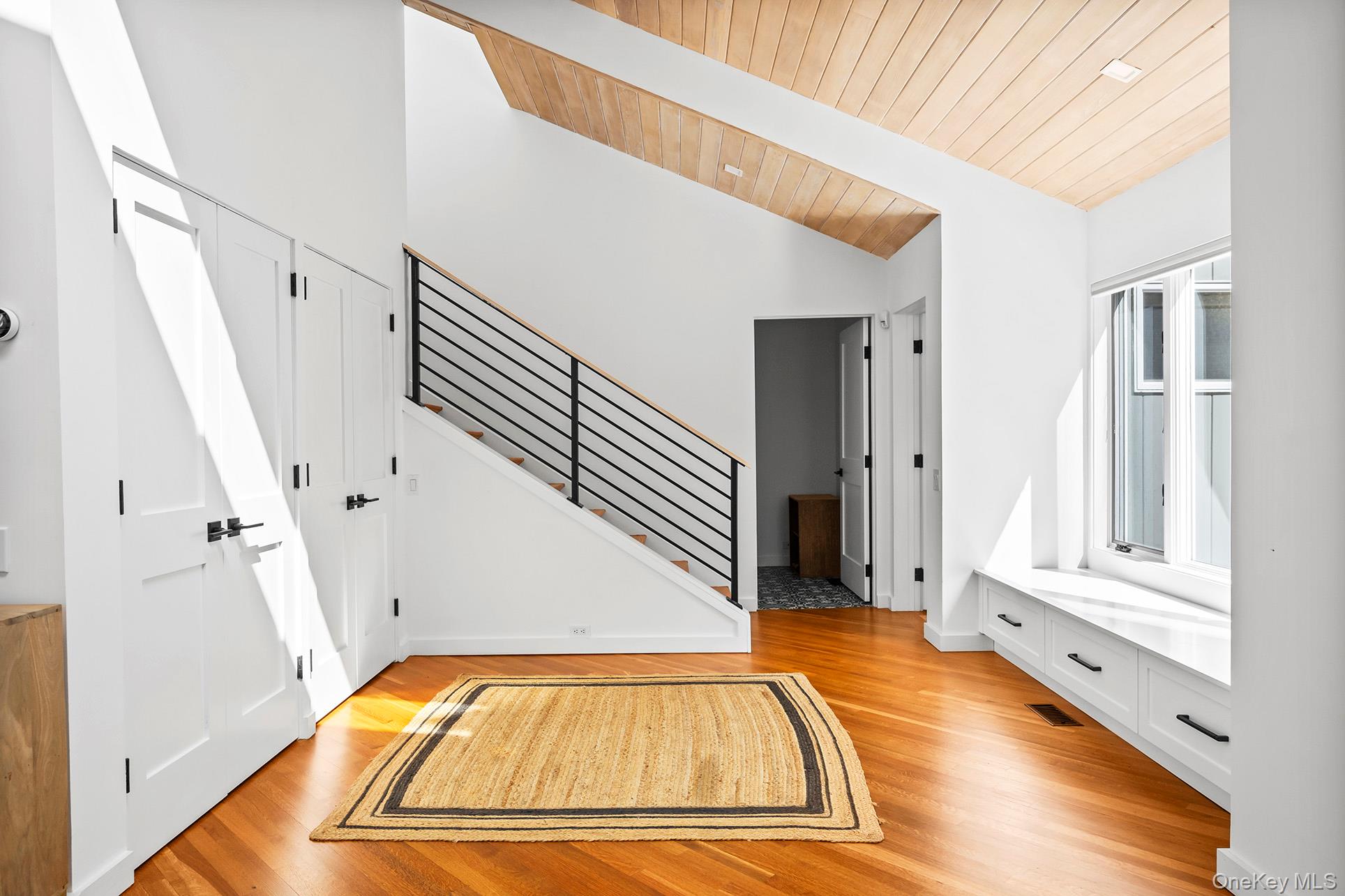 1 Acorn Path, Quogue, NY 11959