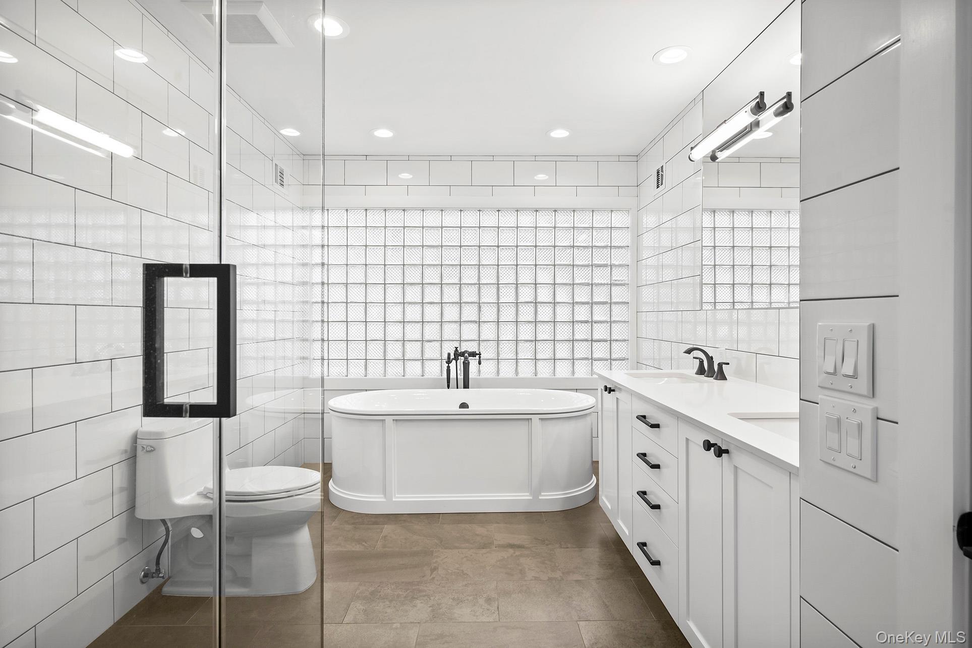 1 Acorn Path, Quogue, NY 11959