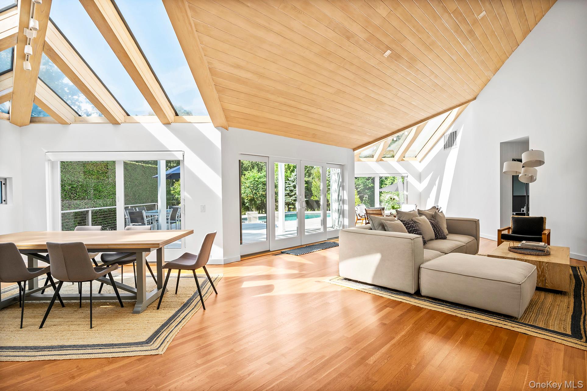 1 Acorn Path, Quogue, NY 11959