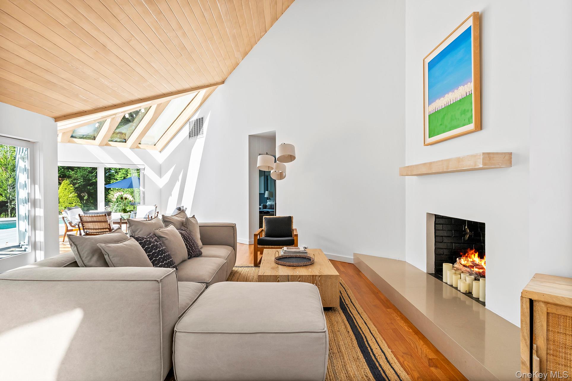 1 Acorn Path, Quogue, NY 11959