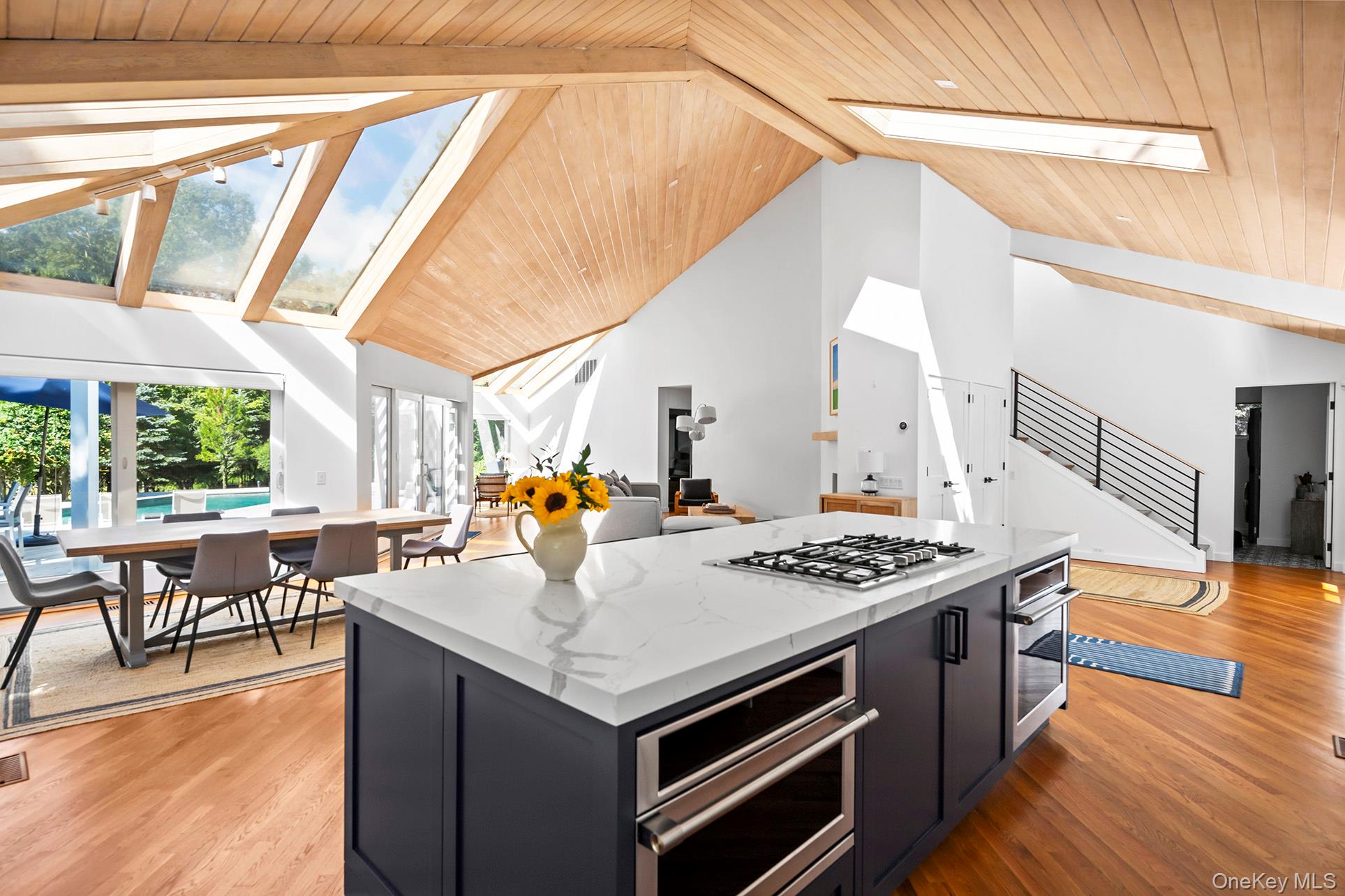 1 Acorn Path, Quogue, NY 11959