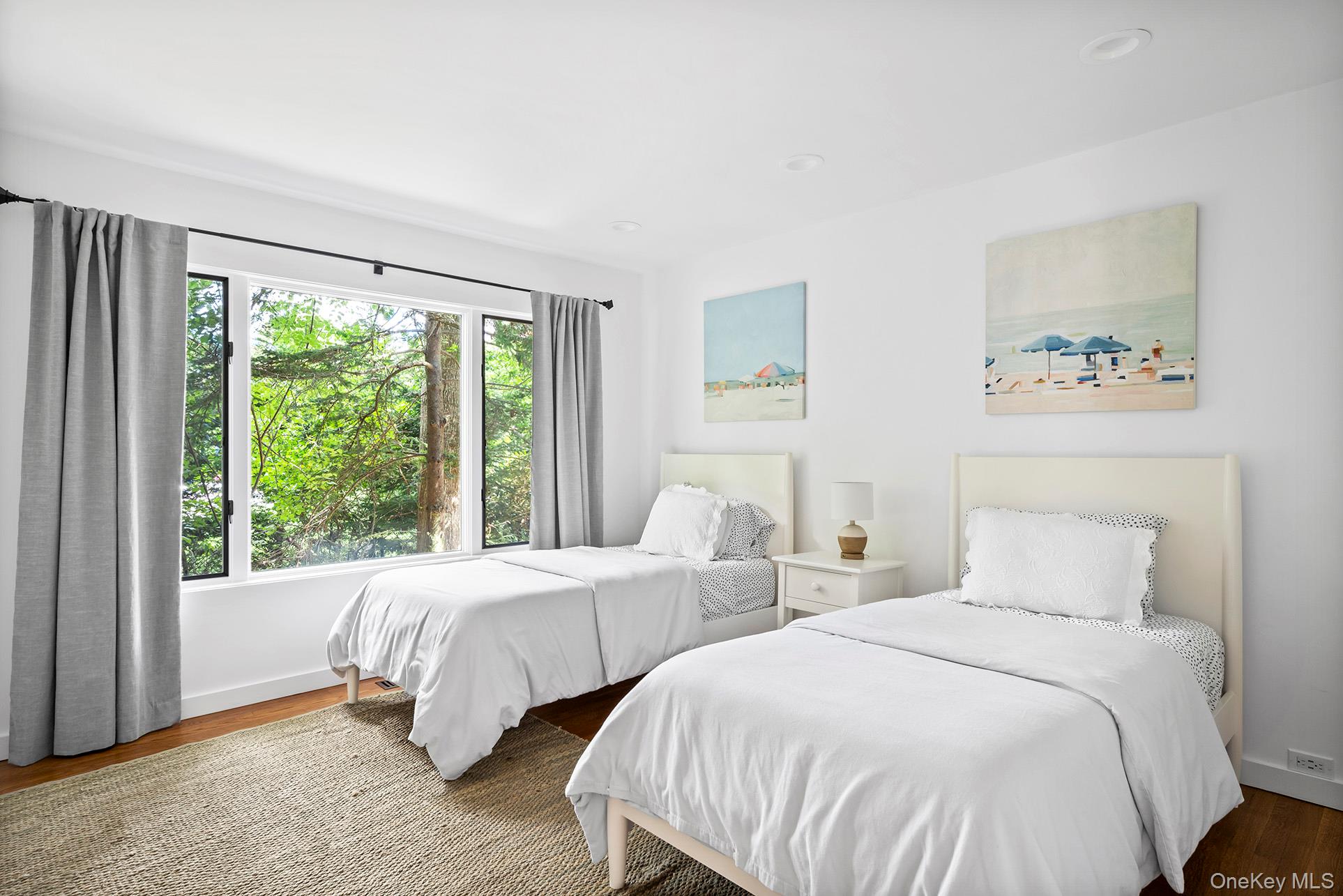 1 Acorn Path, Quogue, NY 11959