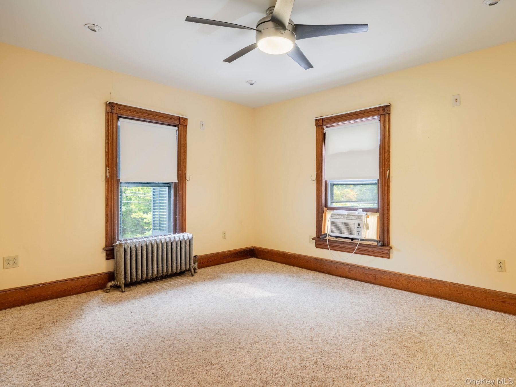 123 Vineyard Avenue, Highland, NY 12528