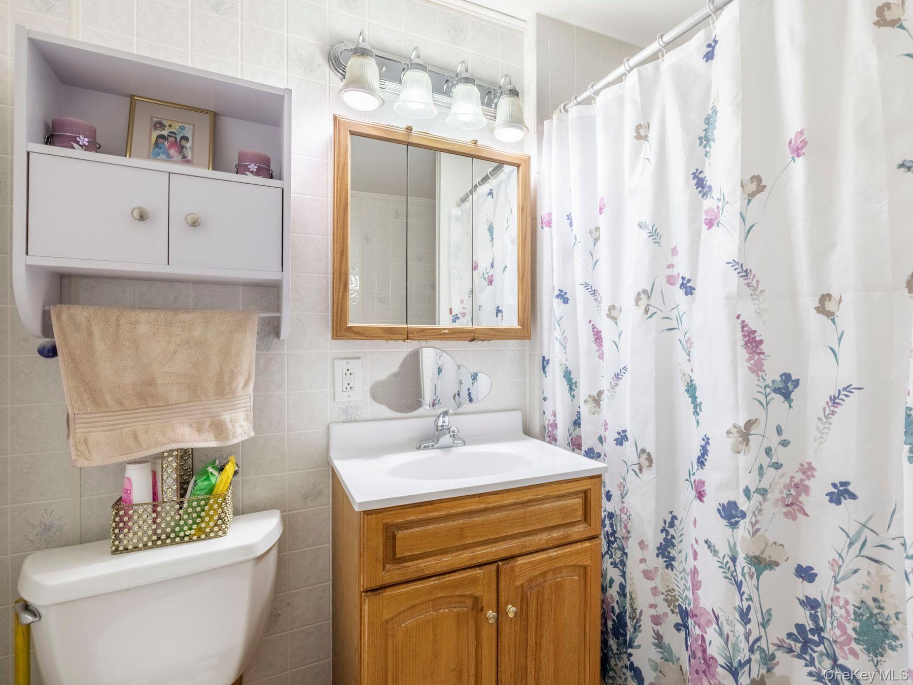 123 Vineyard Avenue, Highland, NY 12528