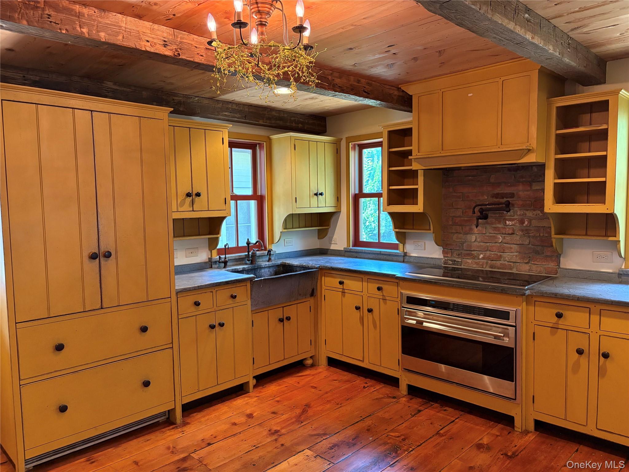 43 Rockland Avenue, Hillburn, NY 10931