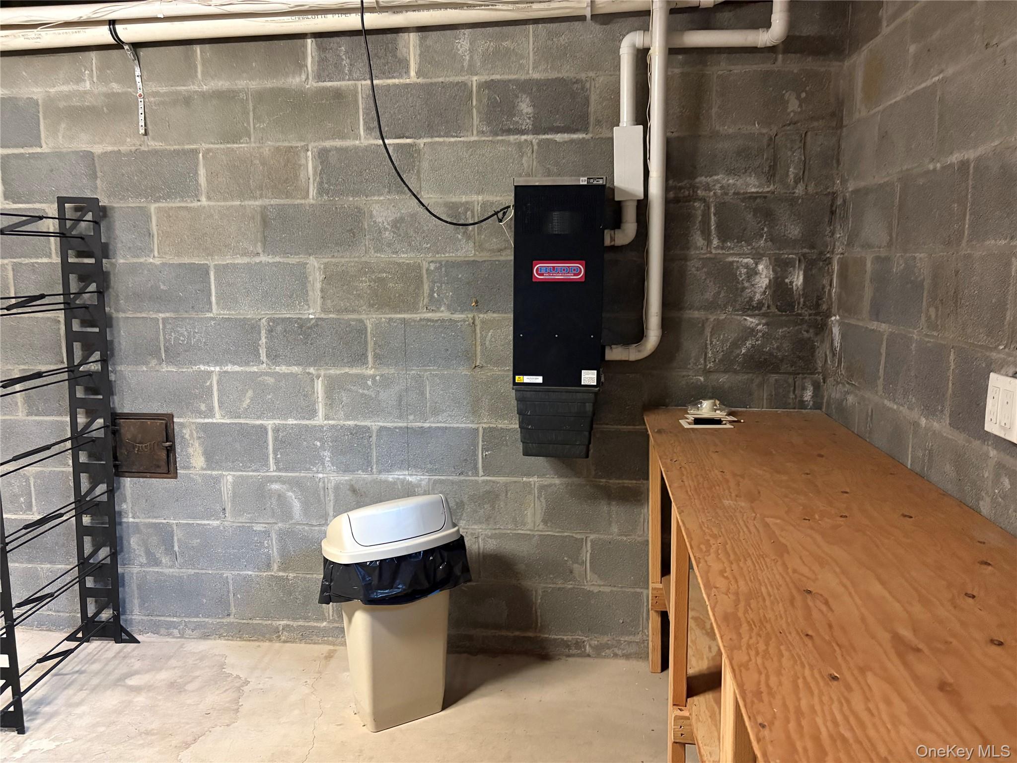 43 Rockland Avenue, Hillburn, NY 10931