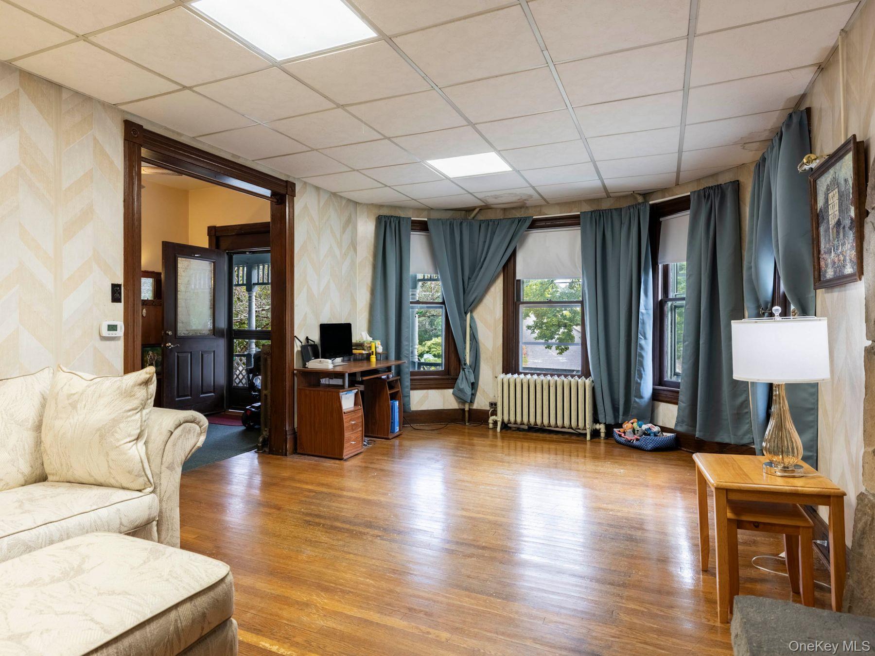 123 Vineyard Avenue, Highland, NY 12528