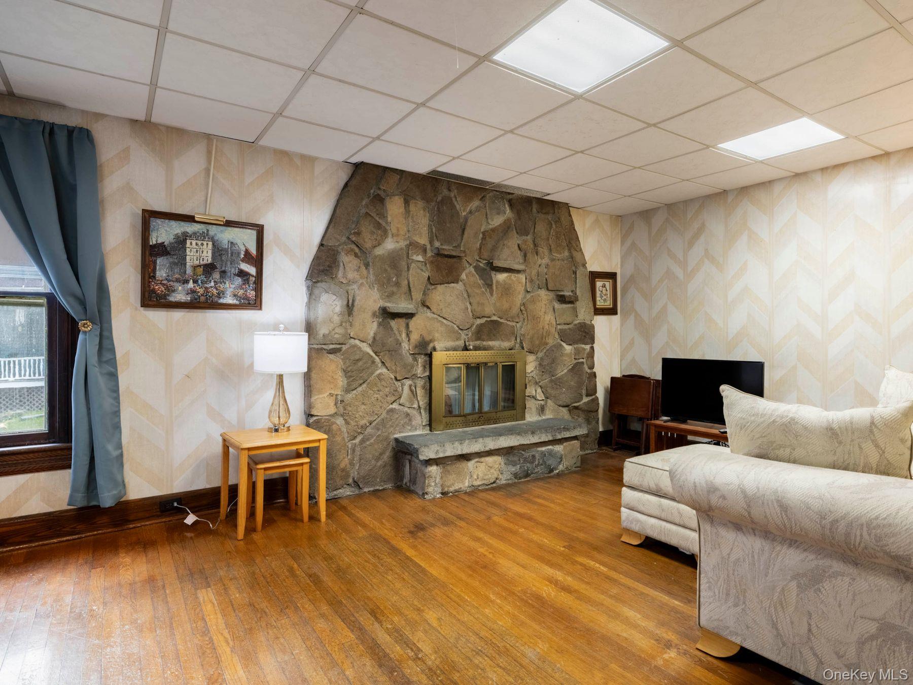 123 Vineyard Avenue, Highland, NY 12528