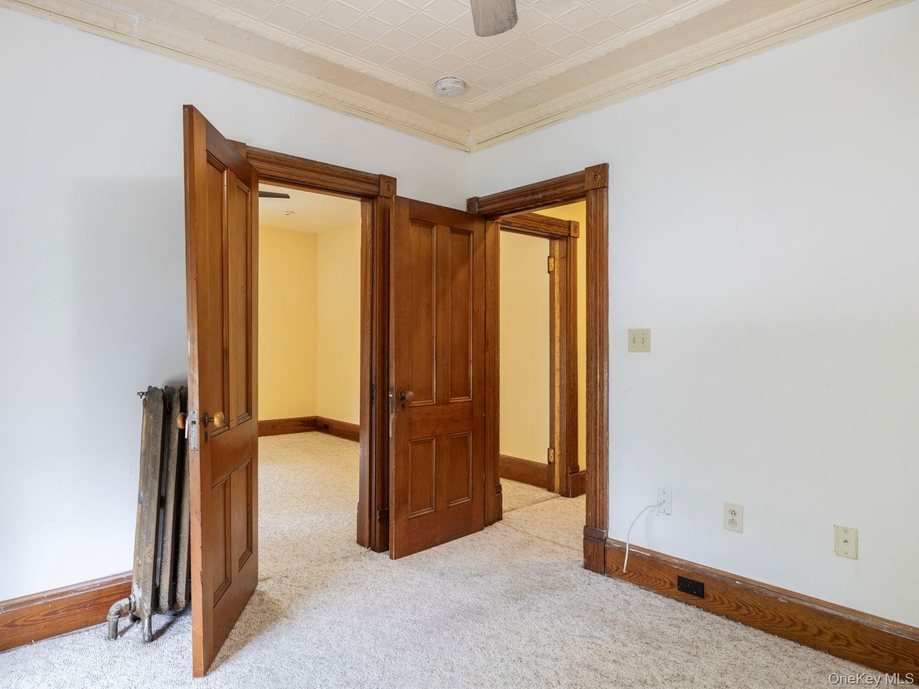 123 Vineyard Avenue, Highland, NY 12528