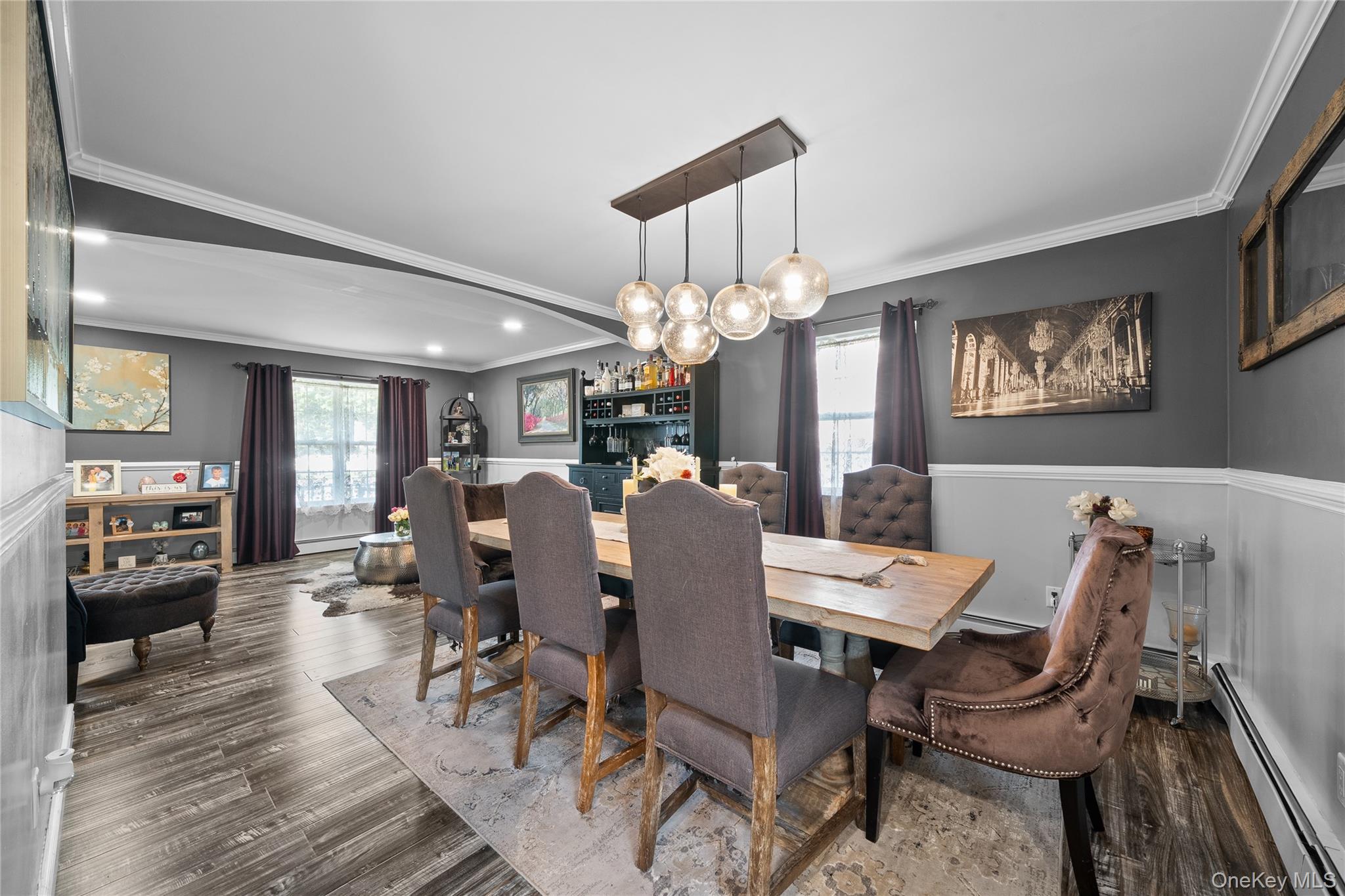 10 Carousel Court, East Islip, NY 11730