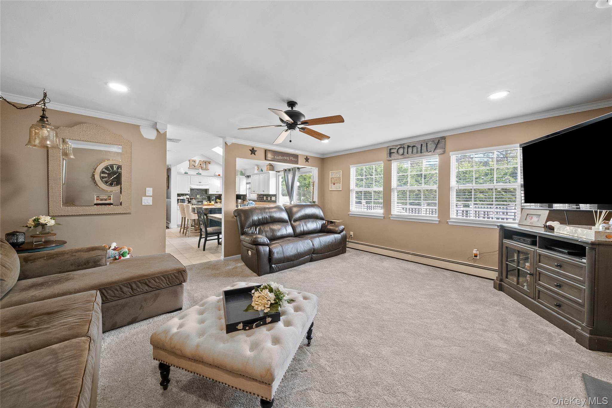 10 Carousel Court, East Islip, NY 11730