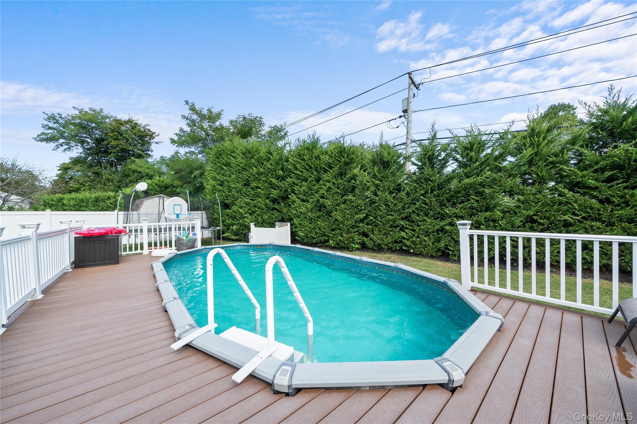 10 Carousel Court, East Islip, NY 11730