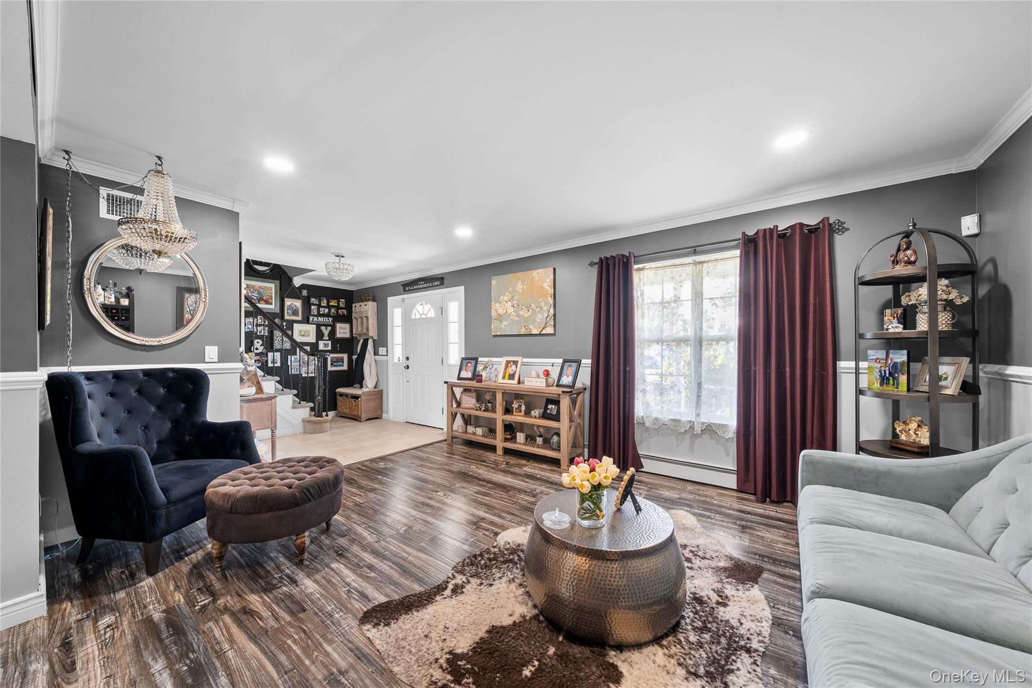 10 Carousel Court, East Islip, NY 11730