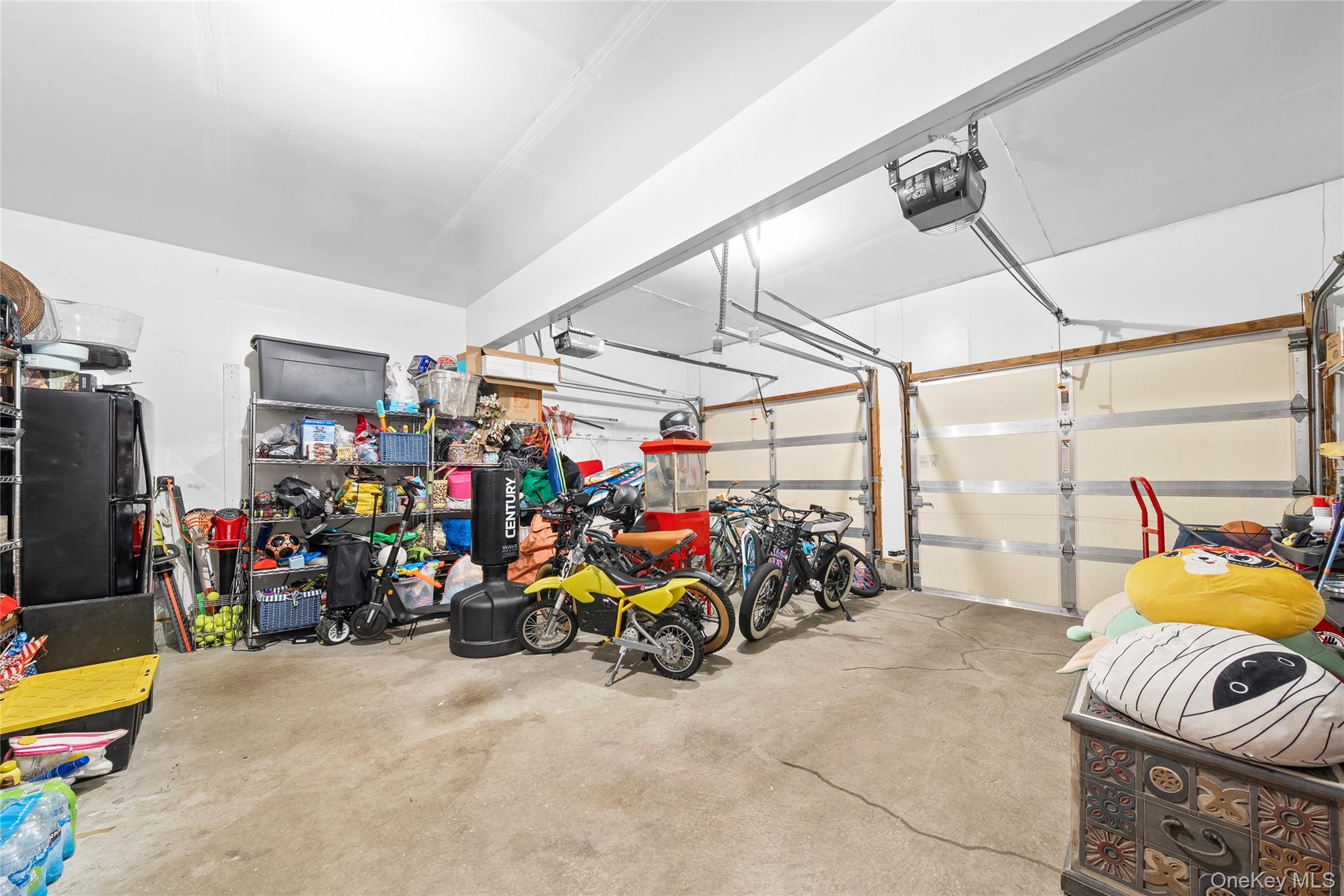 10 Carousel Court, East Islip, NY 11730