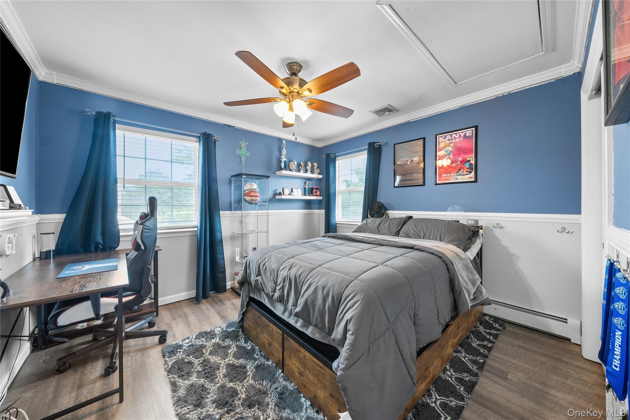 10 Carousel Court, East Islip, NY 11730