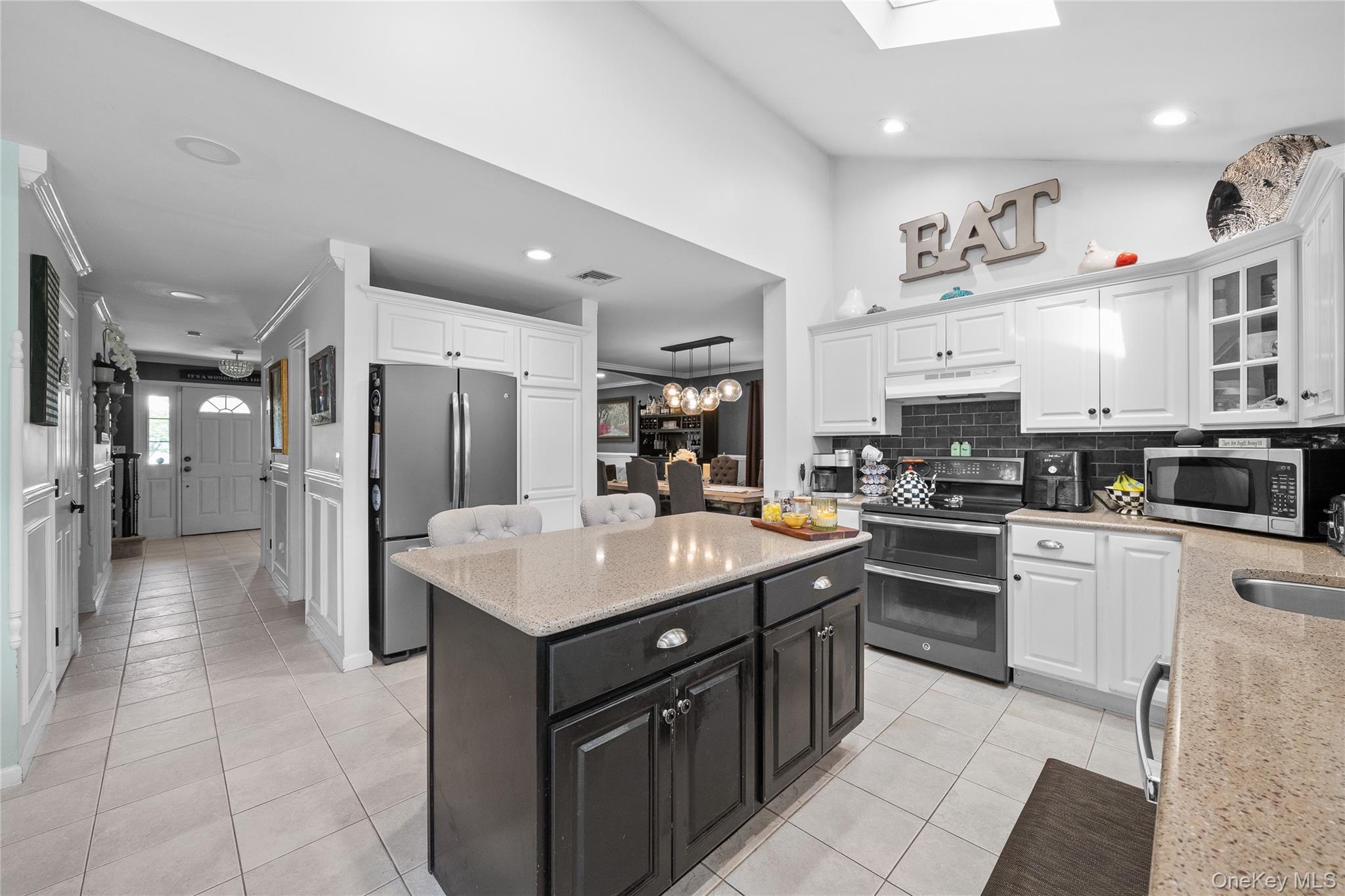 10 Carousel Court, East Islip, NY 11730