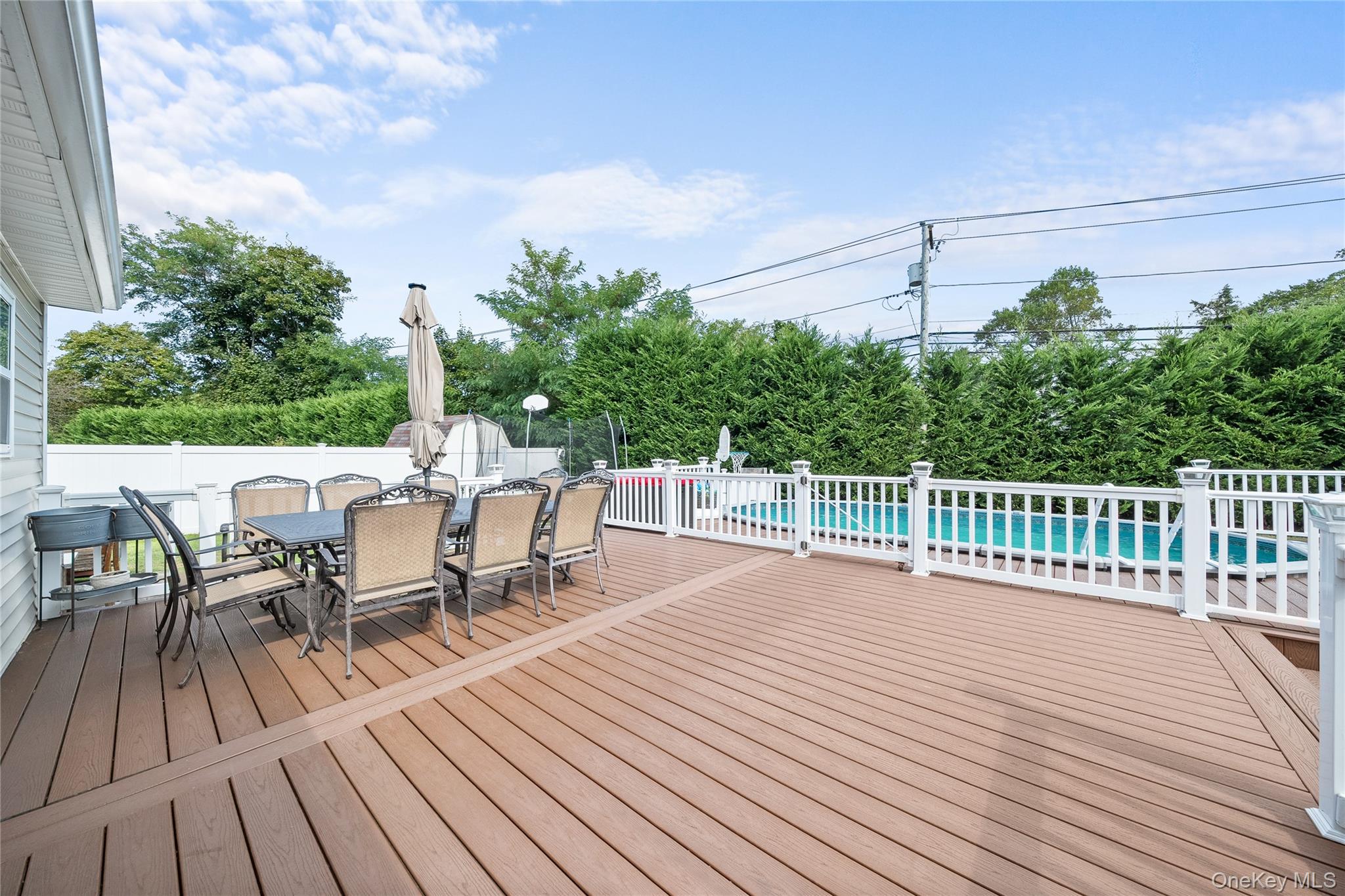 10 Carousel Court, East Islip, NY 11730